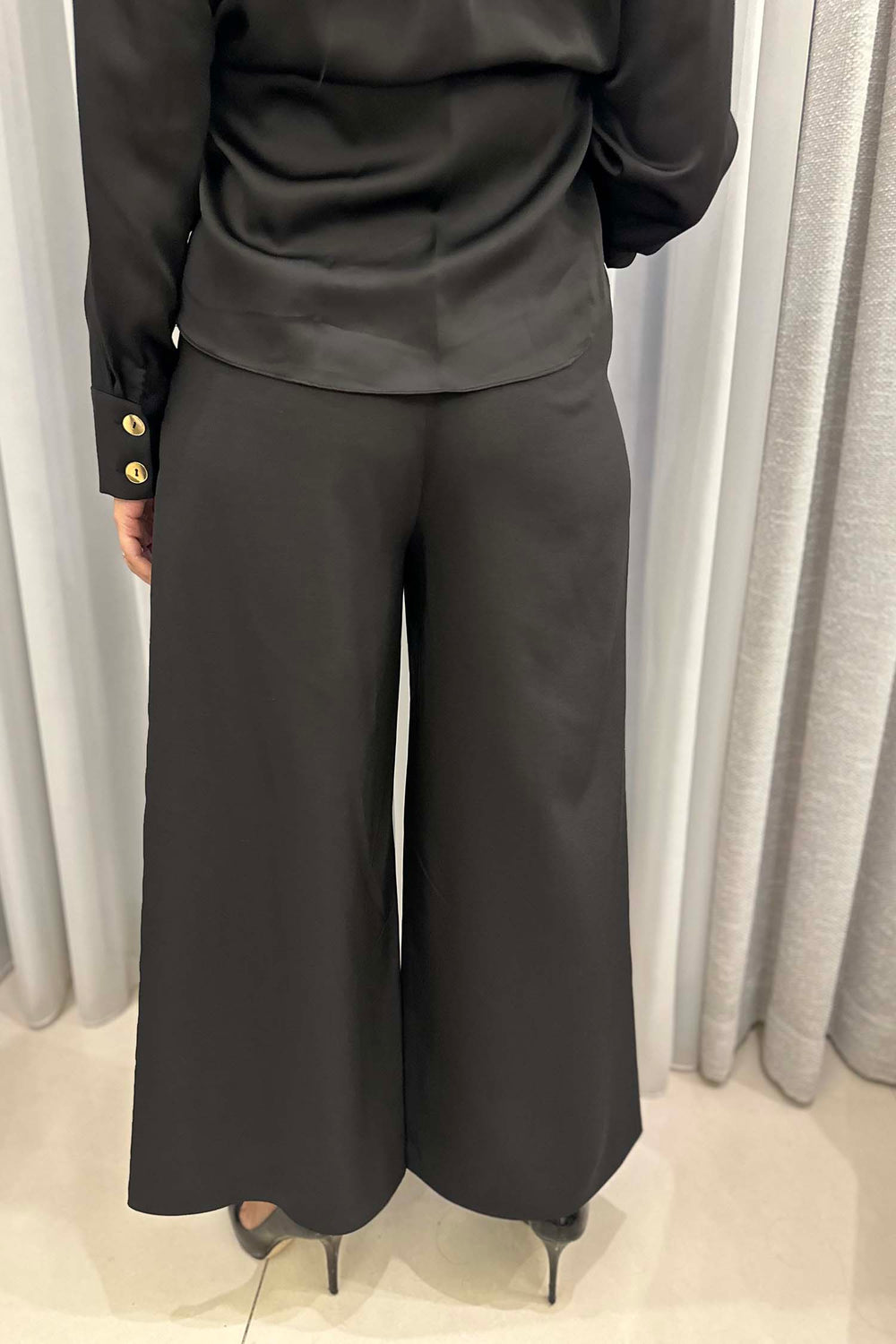 Wide Leg Trouser